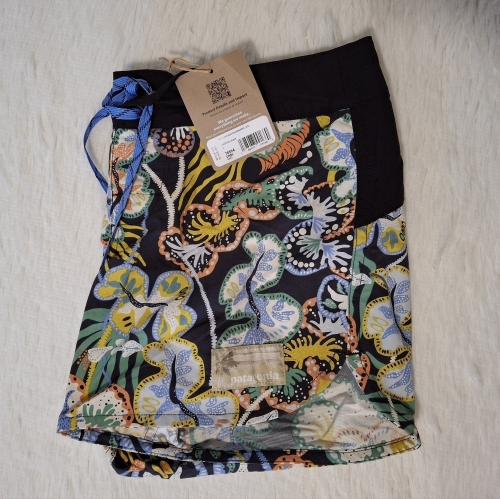 Patagonia Women's Wavefarer Boardshorts - 5 In. - Picture 6 of 8